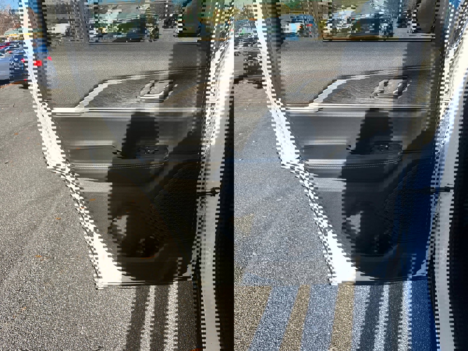 Used 2023 Jeep Grand Cherokee Limited image 25