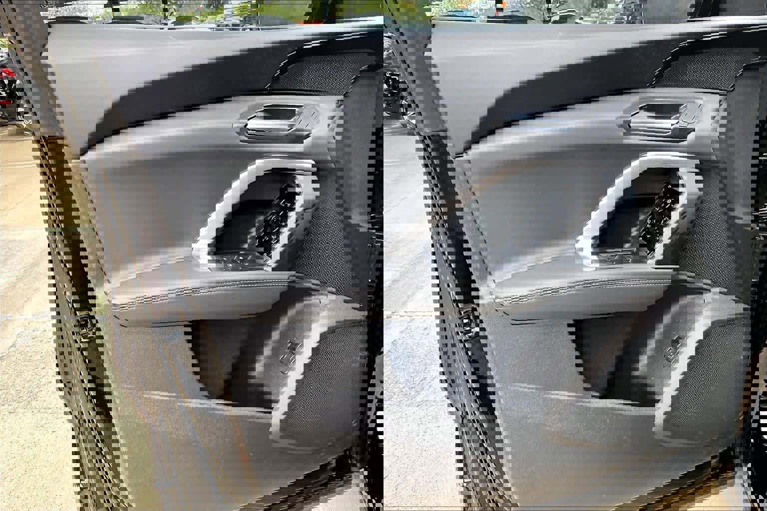 Used 2025 Audi Q5 Premium w/ Convenience Package image 21