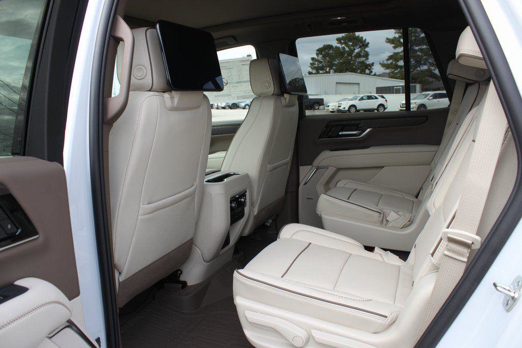 New 2026 GMC Yukon Denali w/ Denali Reserve Package image 7