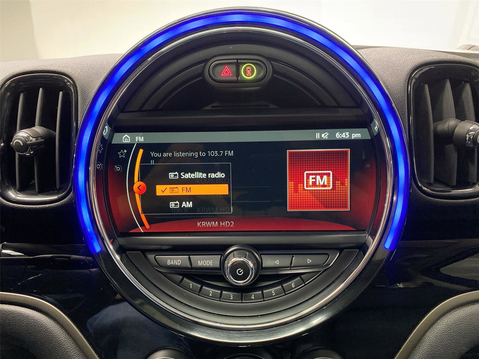 Used 2019 MINI Cooper Countryman SE w/ Premium Package image 16