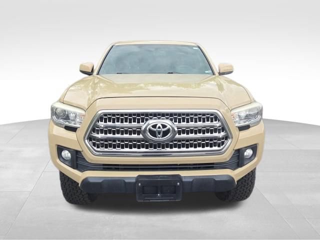Used 2016 Toyota Tacoma TRD Off-Road AWD/4WD image 11