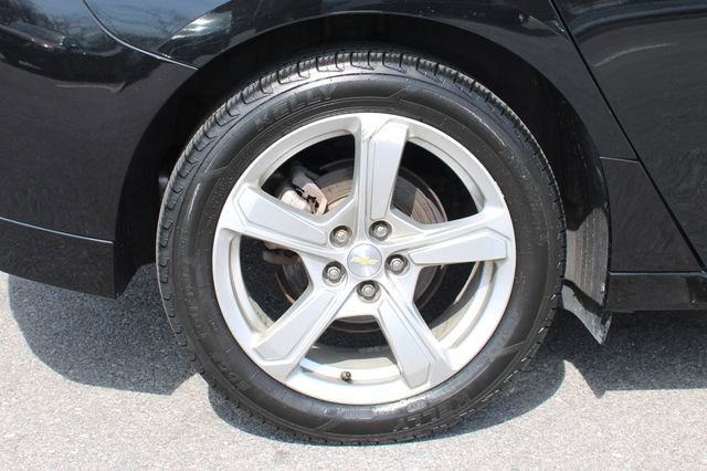 Used 2017 Chevrolet Volt LT w/ Comfort Package image 36