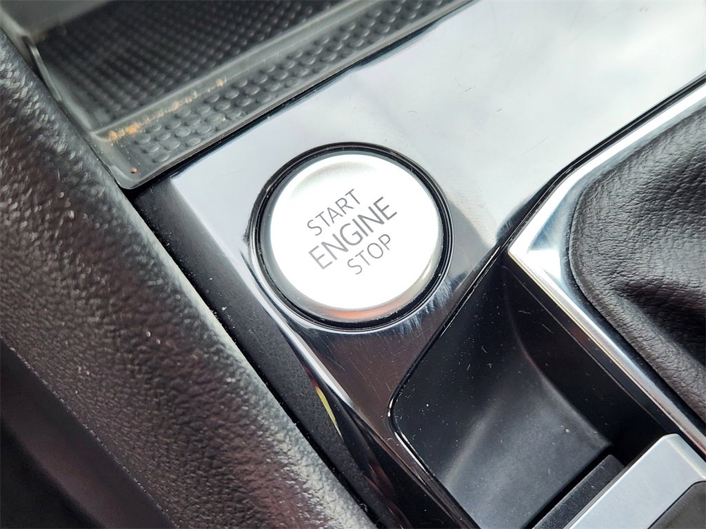 Used 2024 Volkswagen Taos SE image 15