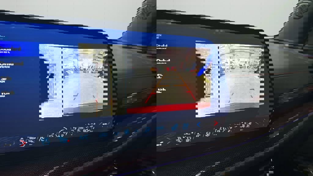 Used 2024 Chevrolet Traverse RS image 24