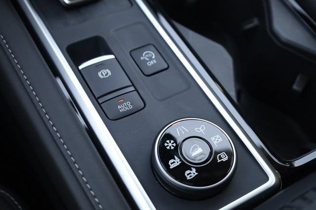 New 2026 Nissan Pathfinder SL AWD/4WD image 18
