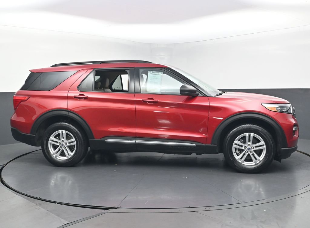 Used 2022 Ford Explorer XLT w/ Equipment Group 202A AWD/4WD image 6