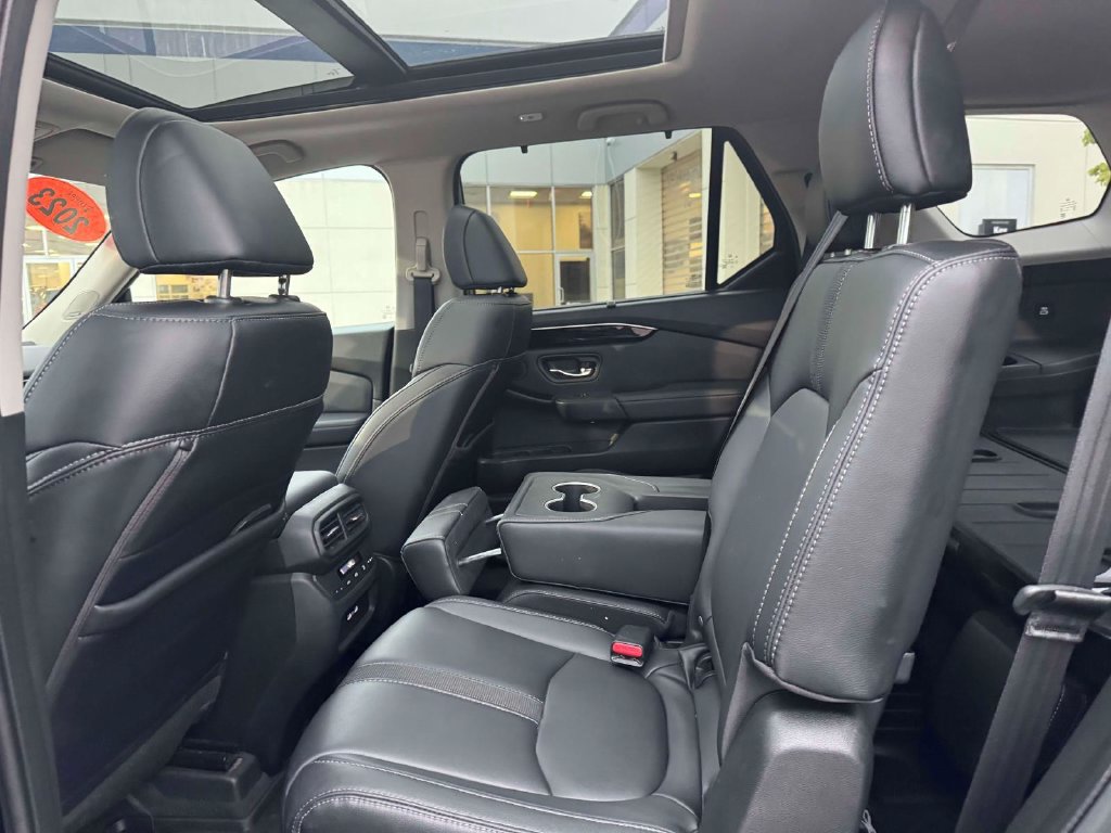 Used 2023 Honda Pilot Touring image 14