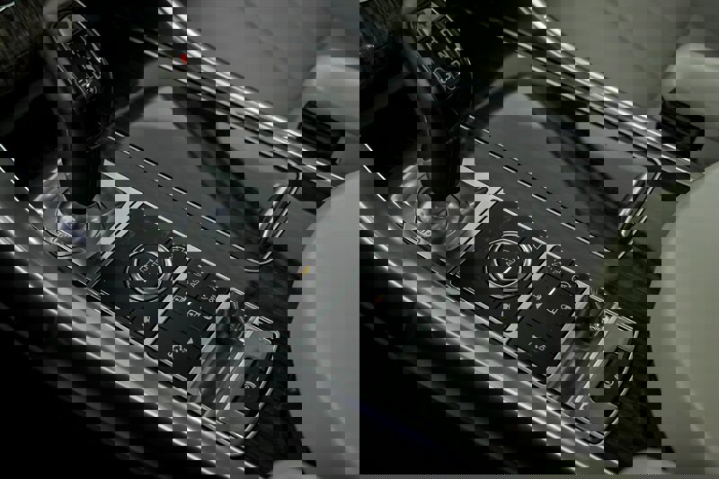 Used 2014 Land Rover Range Rover Sport HSE image 35