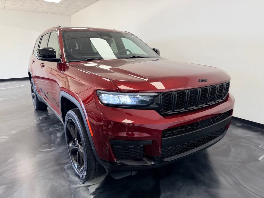 Used 2023 Jeep Grand Cherokee L Laredo AWD/4WD image 27