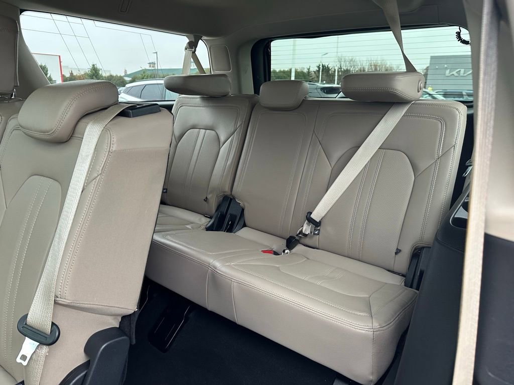 Used 2024 Ford Expedition Max Limited image 32