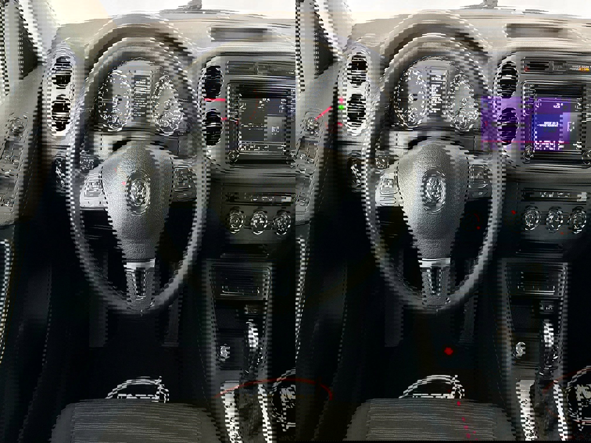 Used 2018 Volkswagen Tiguan Limited w/ Premium Package image 19