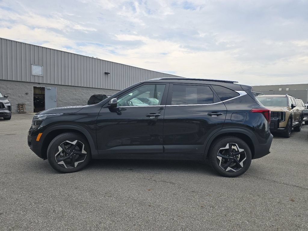 Used 2024 Kia Seltos EX FWD image 13
