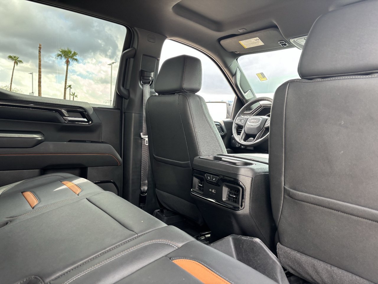 Used 2024 GMC Sierra 1500 AT4 w/ Technology Package AWD/4WD image 11