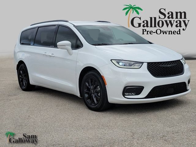 Used 2021 Chrysler Pacifica Touring-L w/ Premium & Safety Sphere Group
