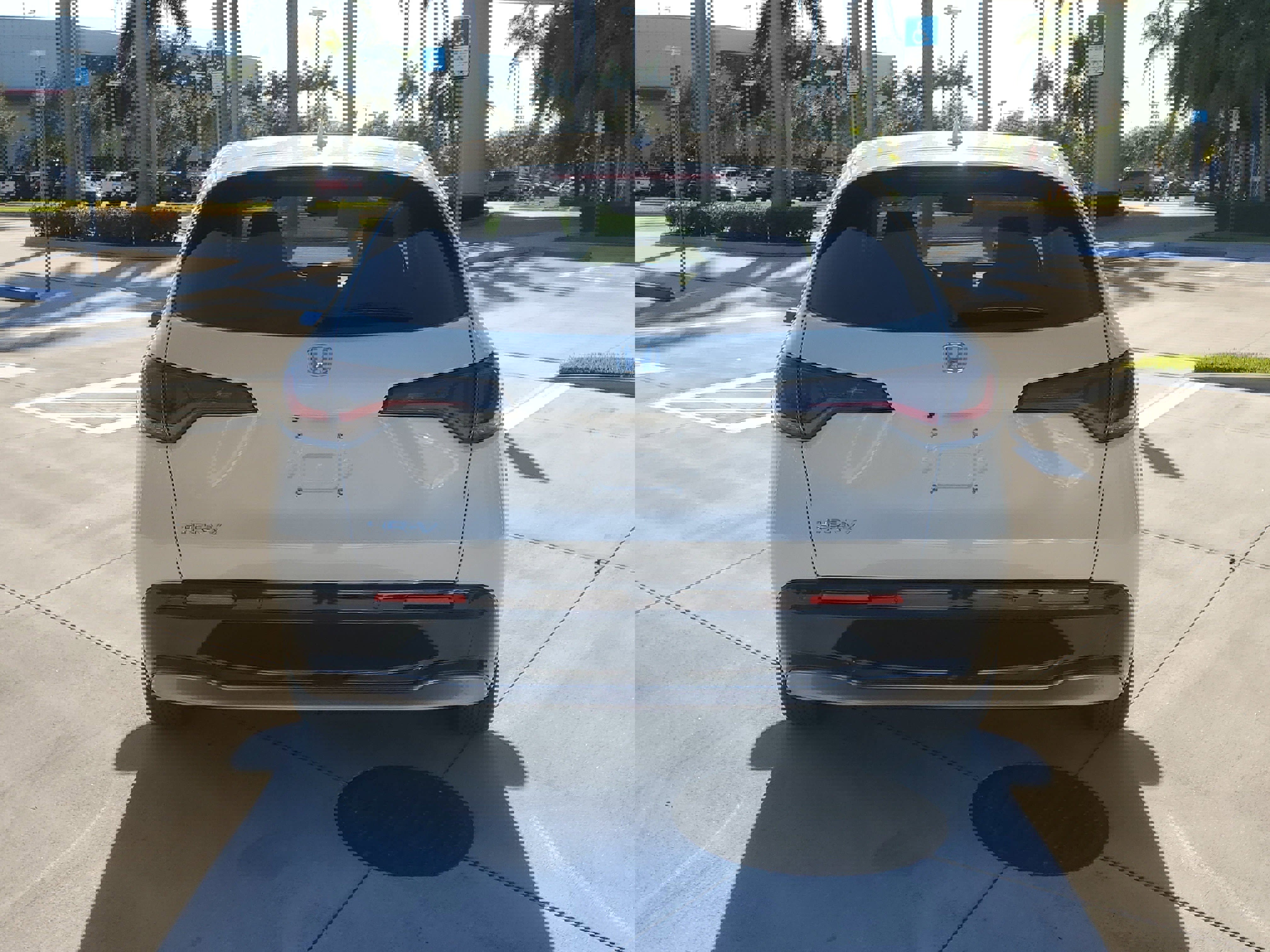 Used 2025 Honda HR-V EX-L image 9