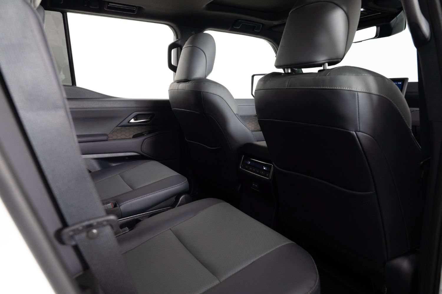 Used 2025 Lexus GX 550 w/ Accessory Package (2T) AWD/4WD image 26