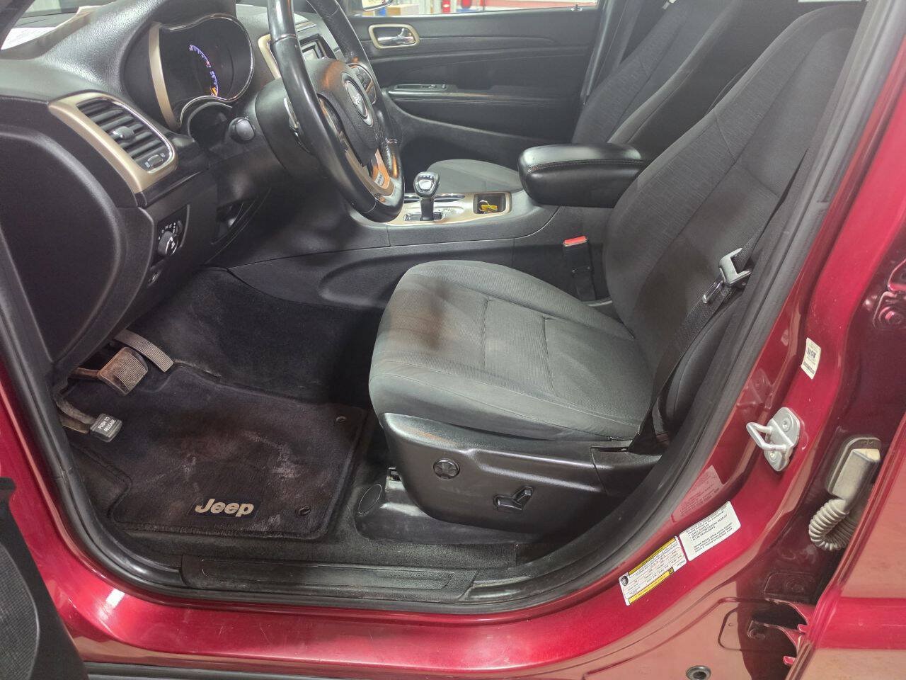 Used 2014 Jeep Grand Cherokee Laredo AWD/4WD image 21