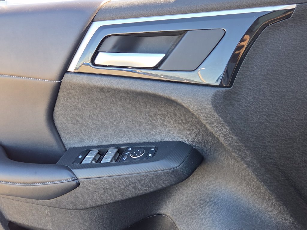 Used 2024 Mitsubishi Outlander AWD image 30