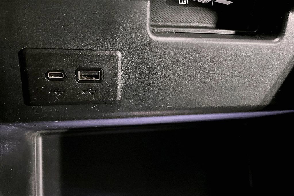 Used 2025 GMC Sierra 1500 SLT image 30