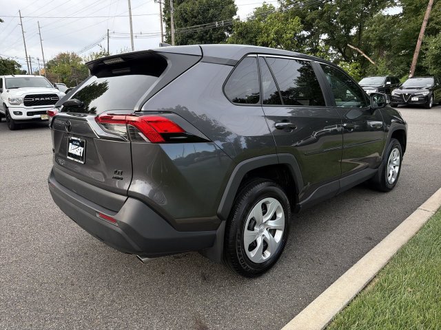 Used 2024 Toyota RAV4 LE AWD/4WD image 8