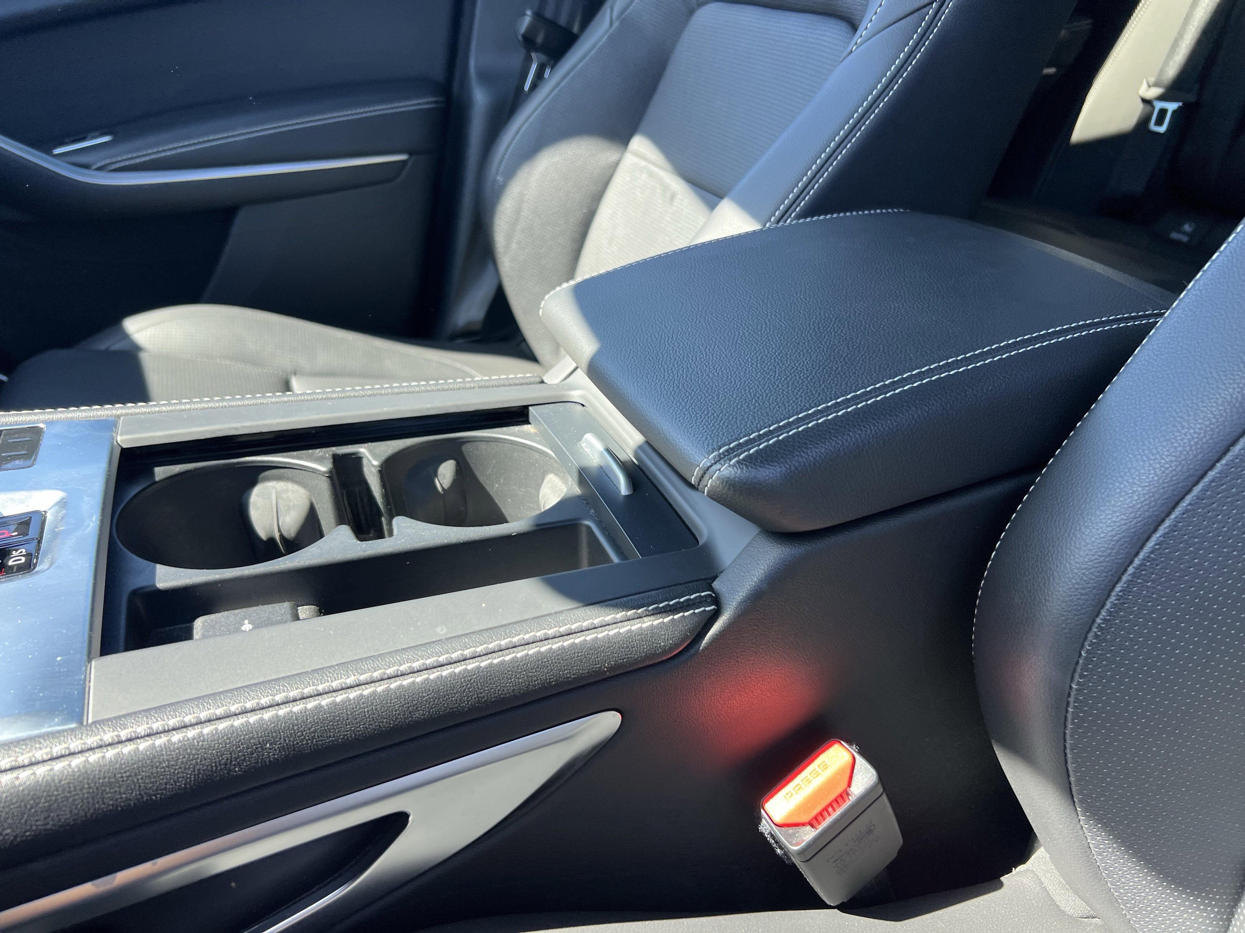 Certified 2025 Jaguar F-PACE R-Dynamic S image 25