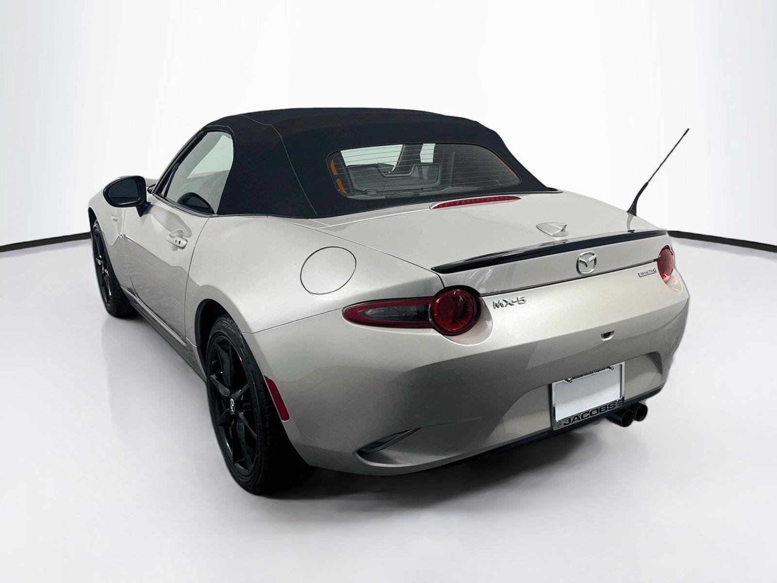 Used 2023 MAZDA MX-5 Miata Club RWD image 3