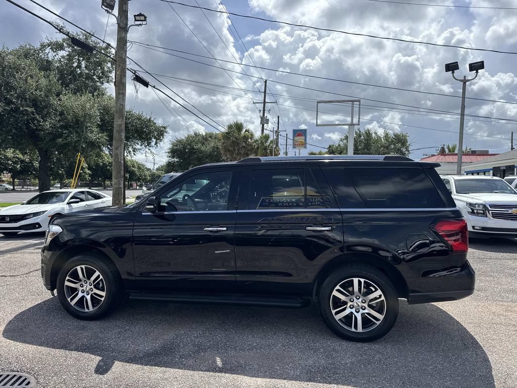 Used 2024 Ford Expedition Limited RWD image 4