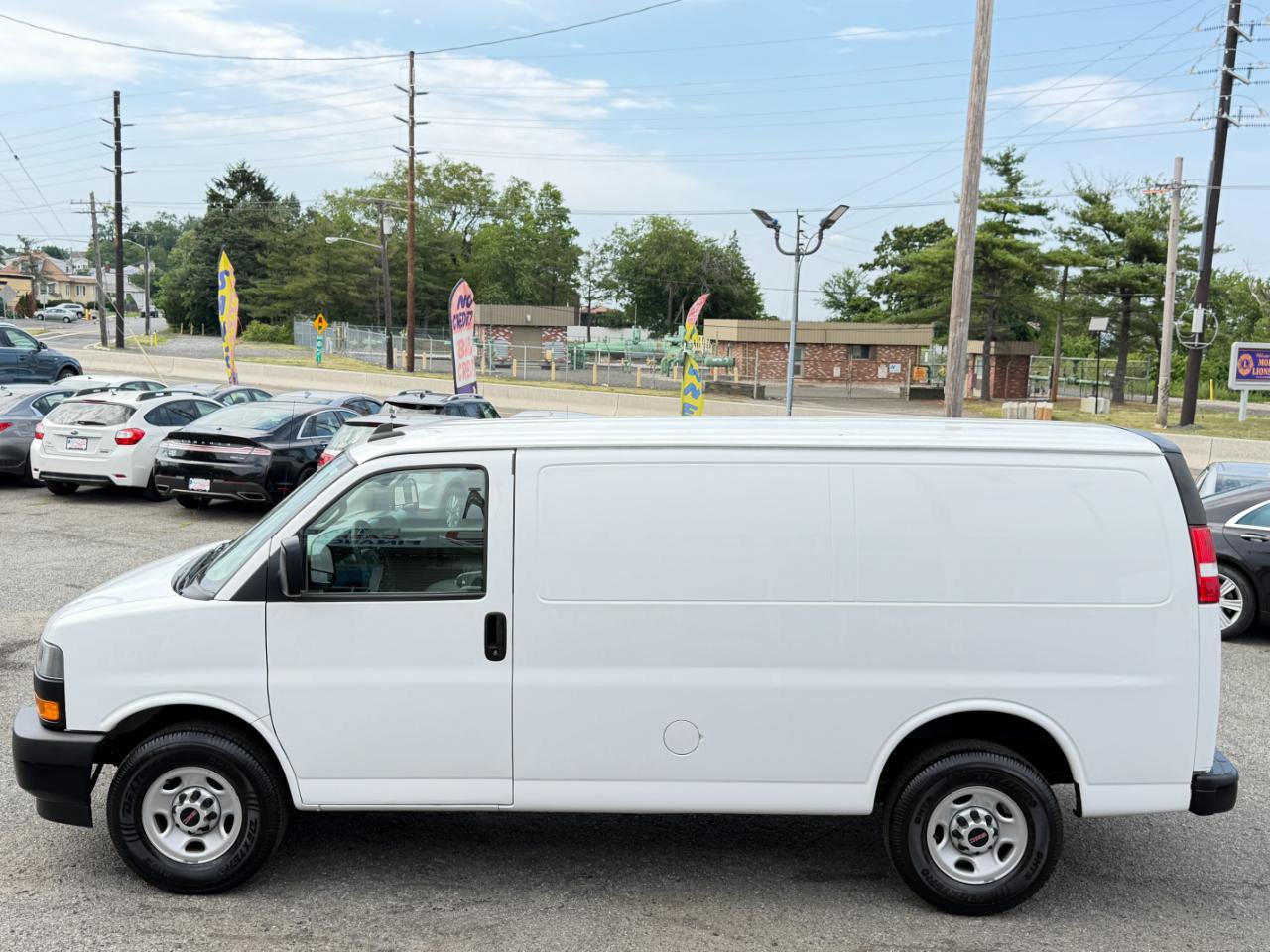 Used 2019 GMC Savana 3500 RWD image 7