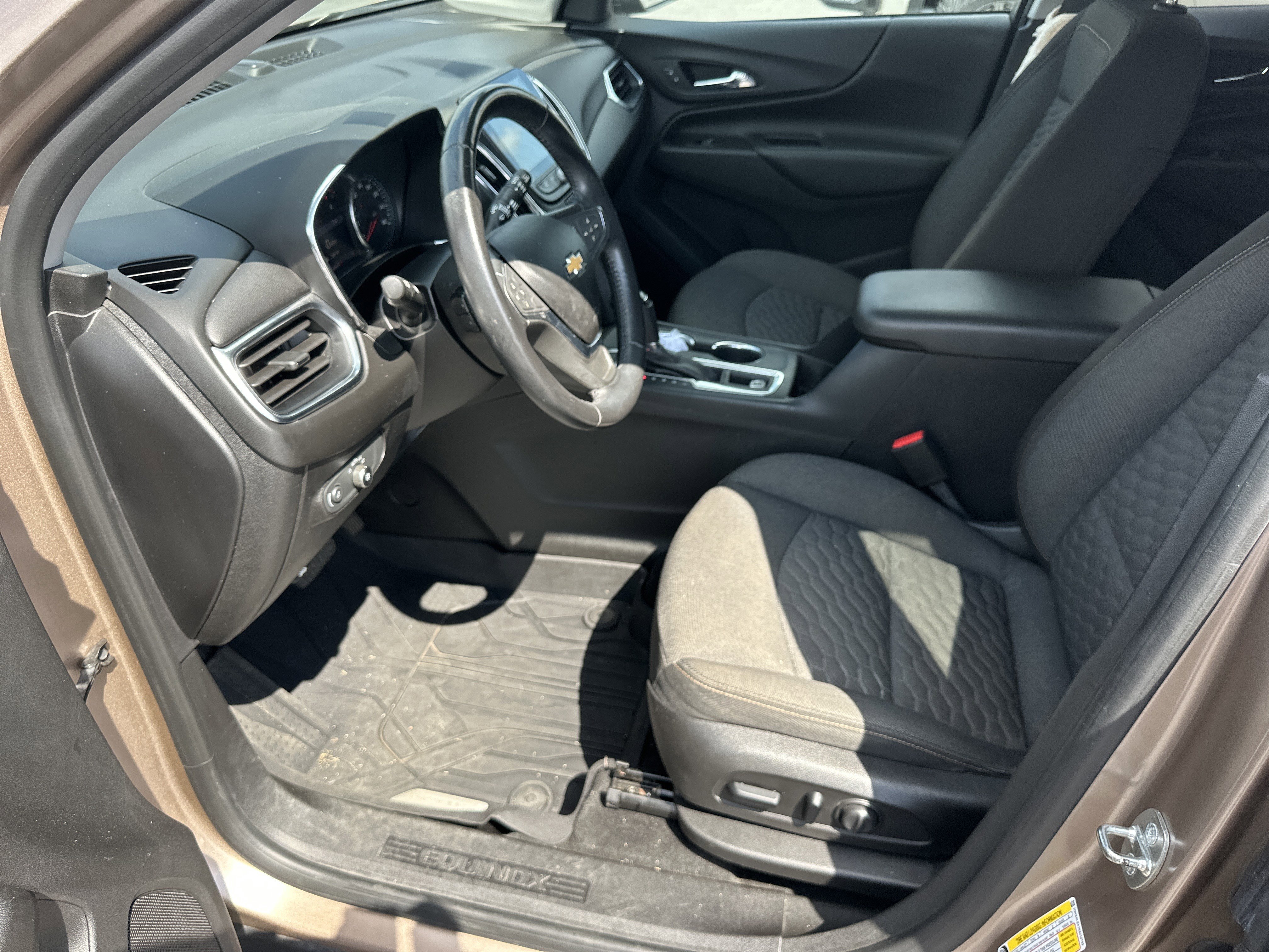 Used 2019 Chevrolet Equinox LT w/ Sun & Navigation Package image 10
