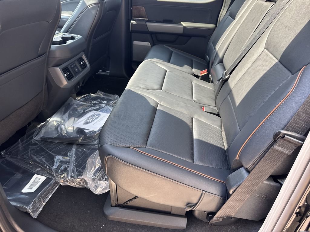 New 2026 Ford F350 Lariat w/ Black Appearance Package image 20