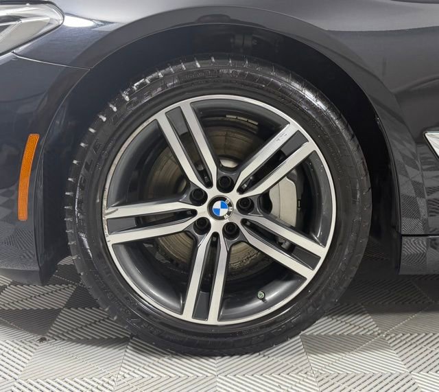 Used 2023 BMW 530i xDrive image 9