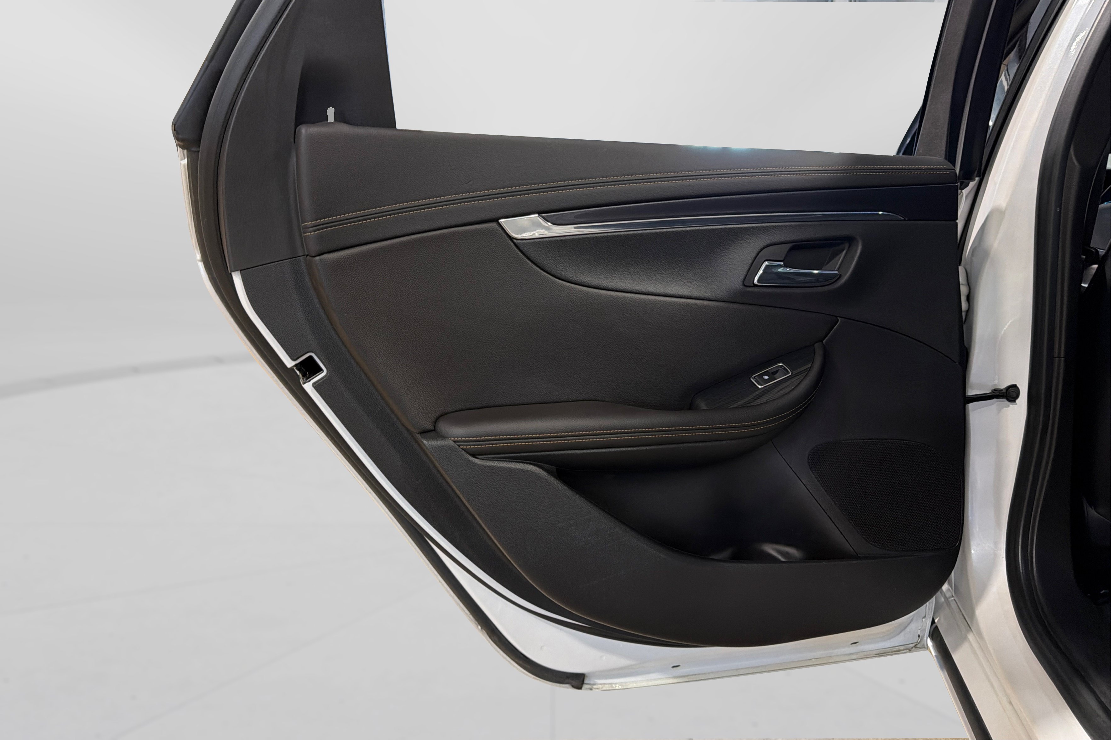 Used 2017 Chevrolet Impala Premier w/ Enhanced Convenience Package FWD image 38