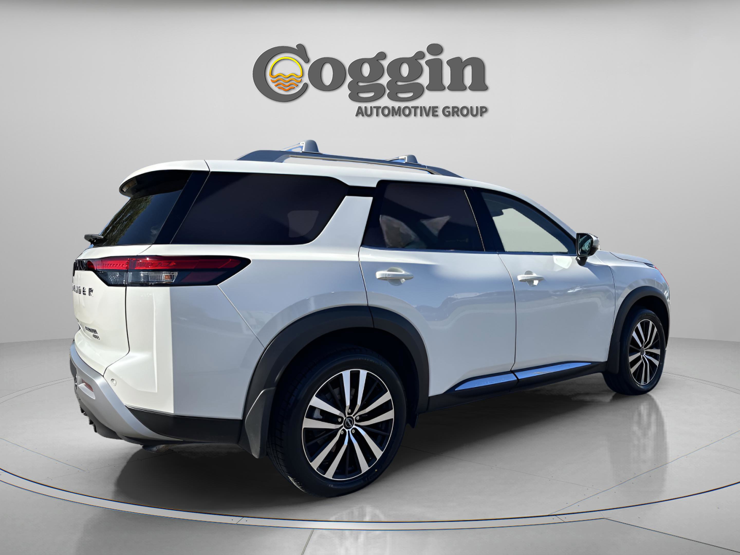 Used 2024 Nissan Pathfinder Platinum image 6