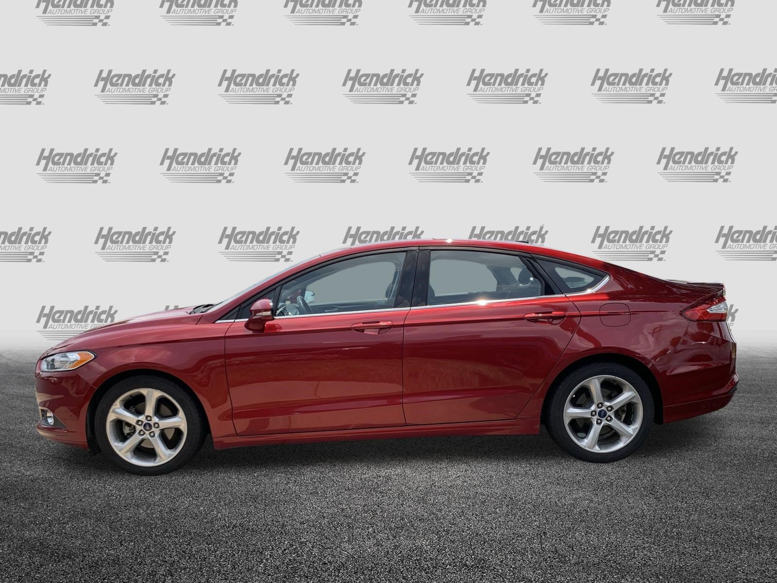 Used 2016 Ford Fusion SE FWD image 7