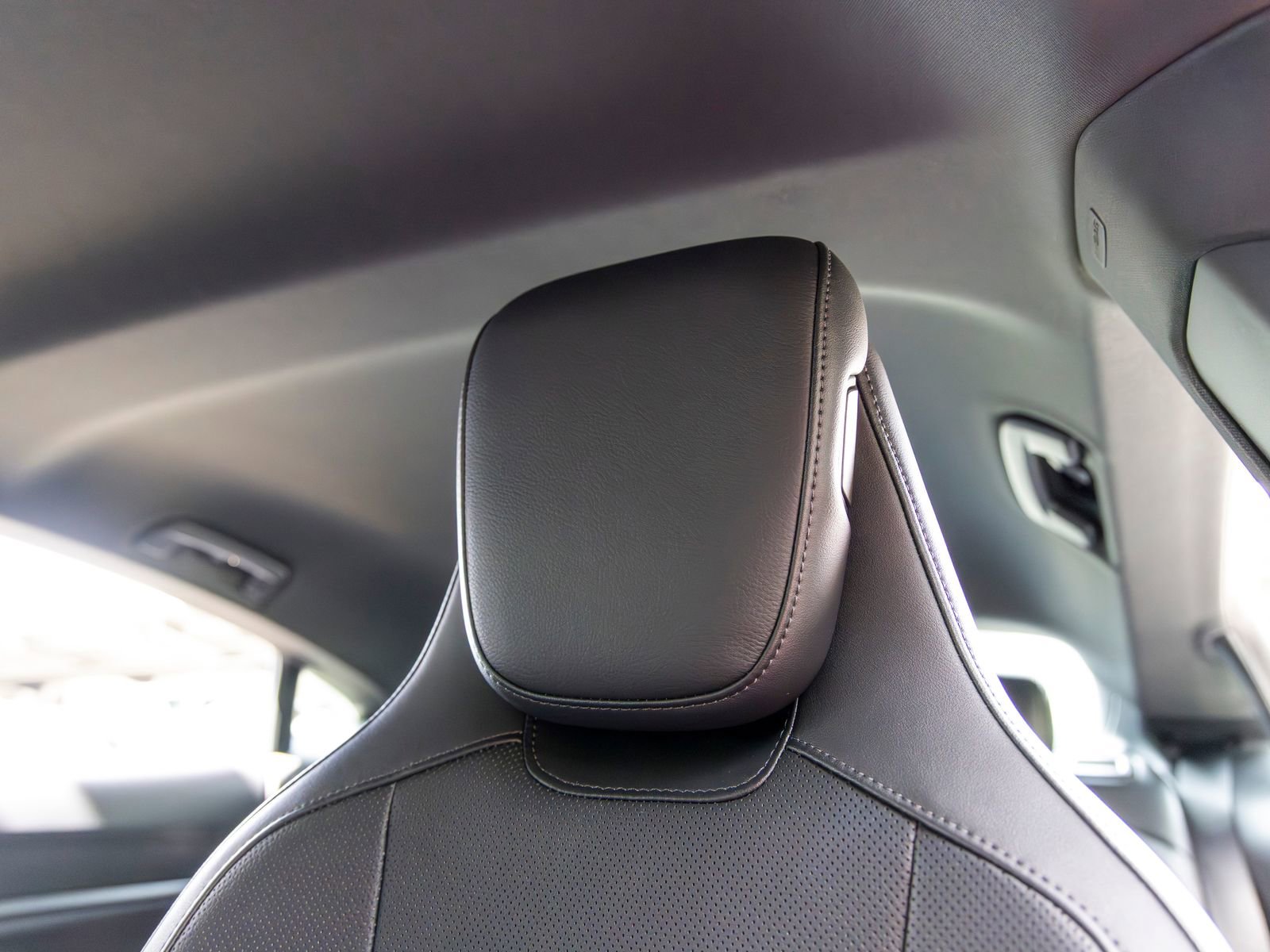 Certified 2025 Porsche Taycan image 31