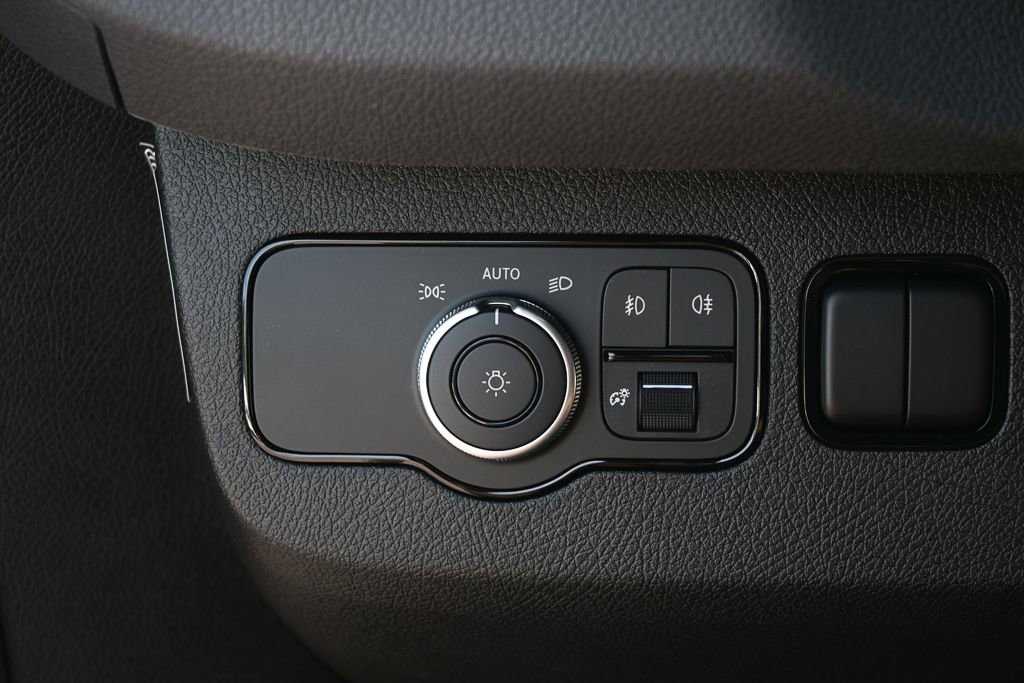 Used 2025 Mercedes-Benz Sprinter 2500 image 9