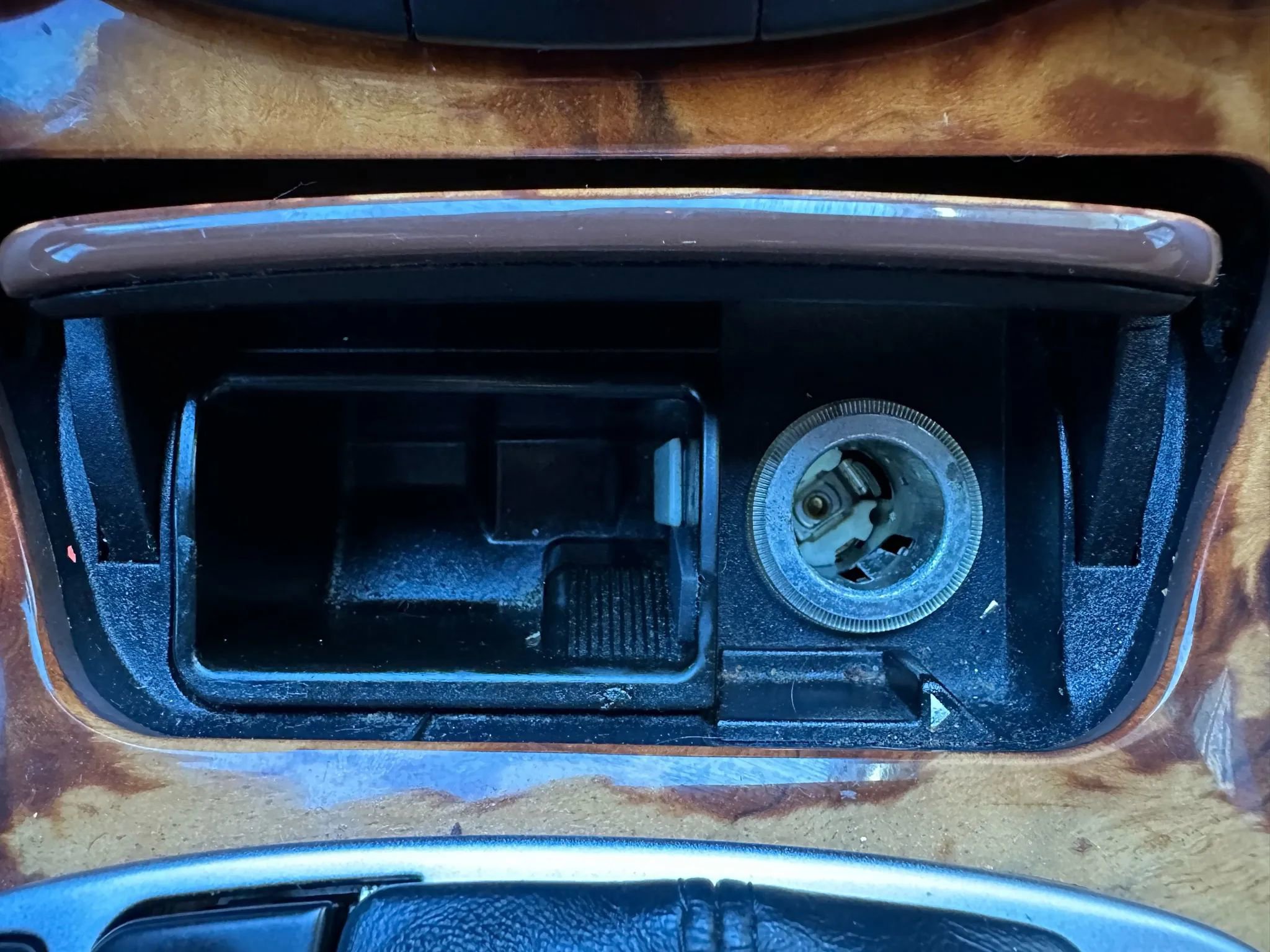 Used 2011 Mercedes-Benz SL 550 image 16