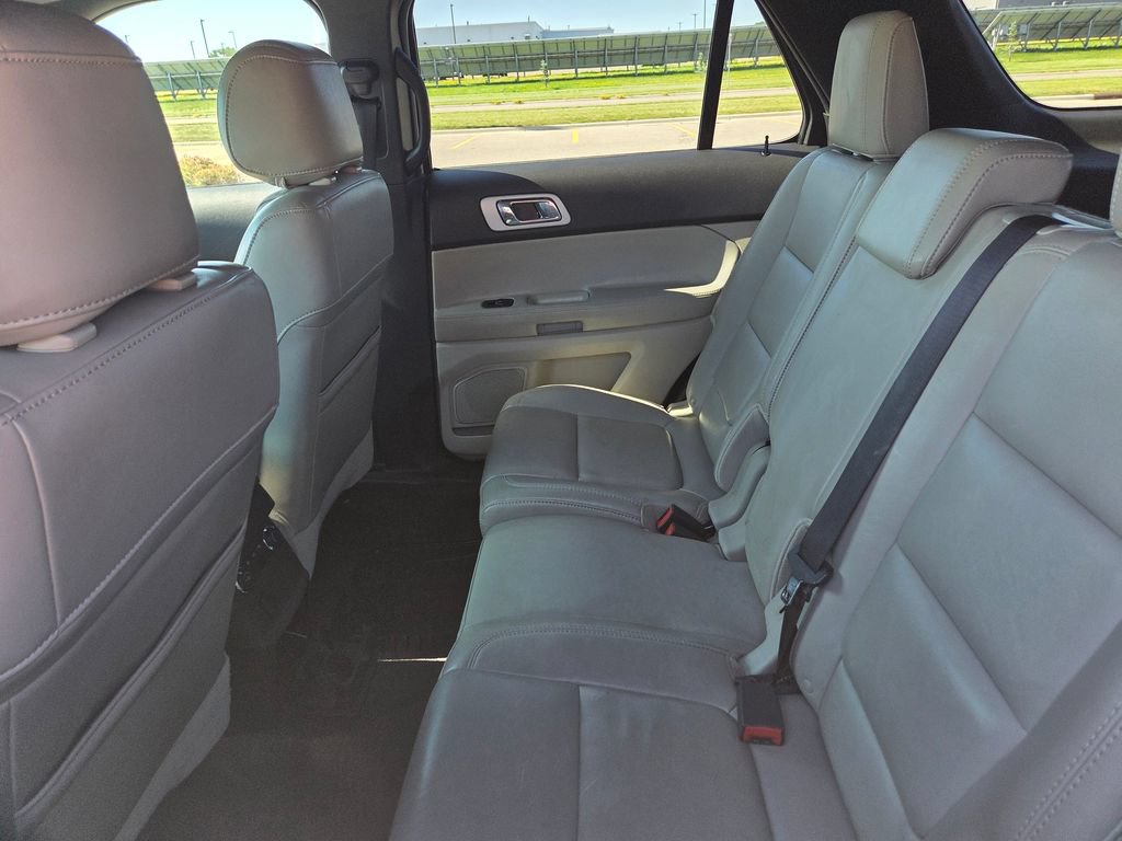 Used 2013 Ford Explorer XLT AWD/4WD image 45