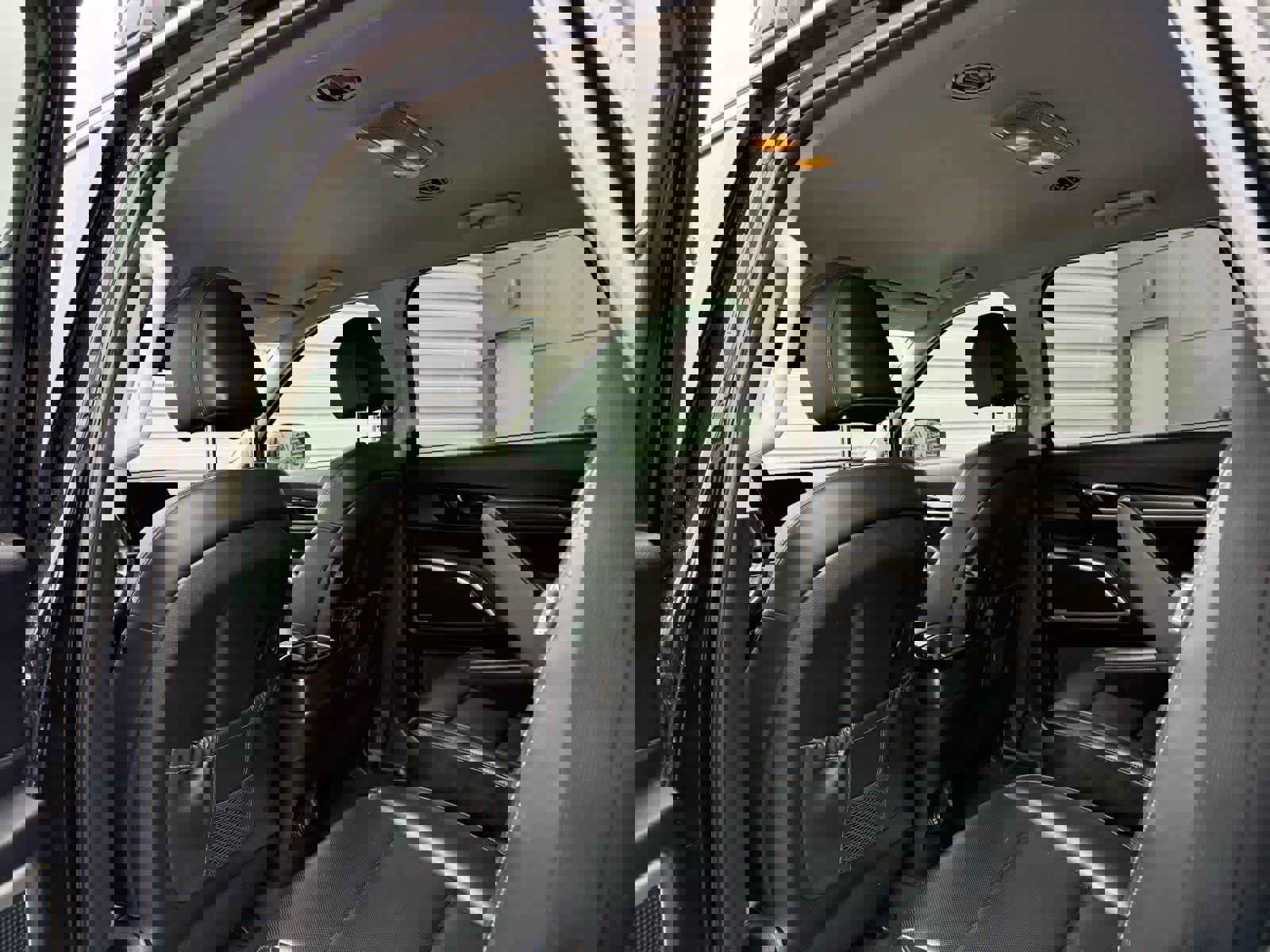 Used 2023 Kia Telluride S image 6