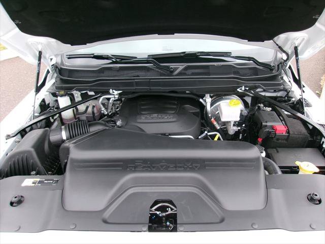Certified 2025 RAM 2500 Big Horn AWD/4WD image 18