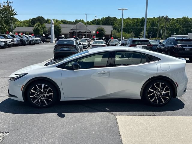 Used 2024 Toyota Prius Prime FWD image 6