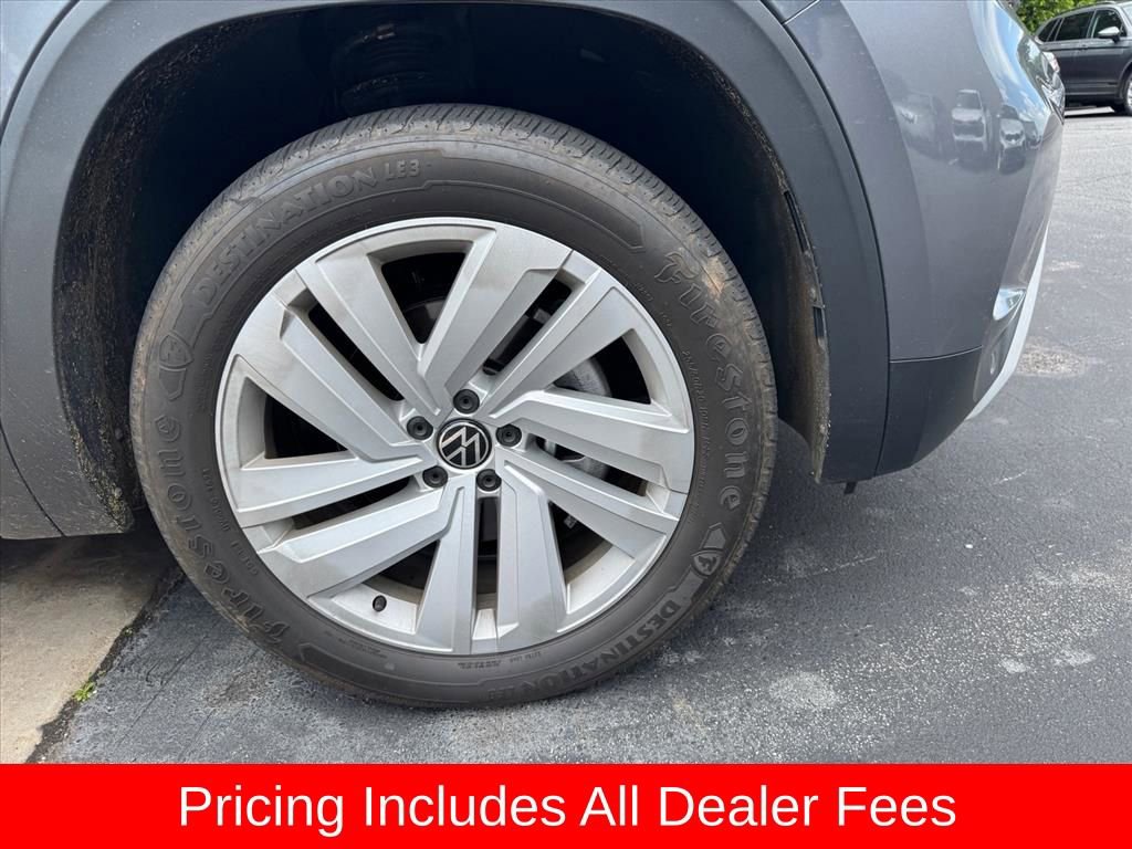 Used 2023 Volkswagen Atlas Cross Sport SE FWD image 2