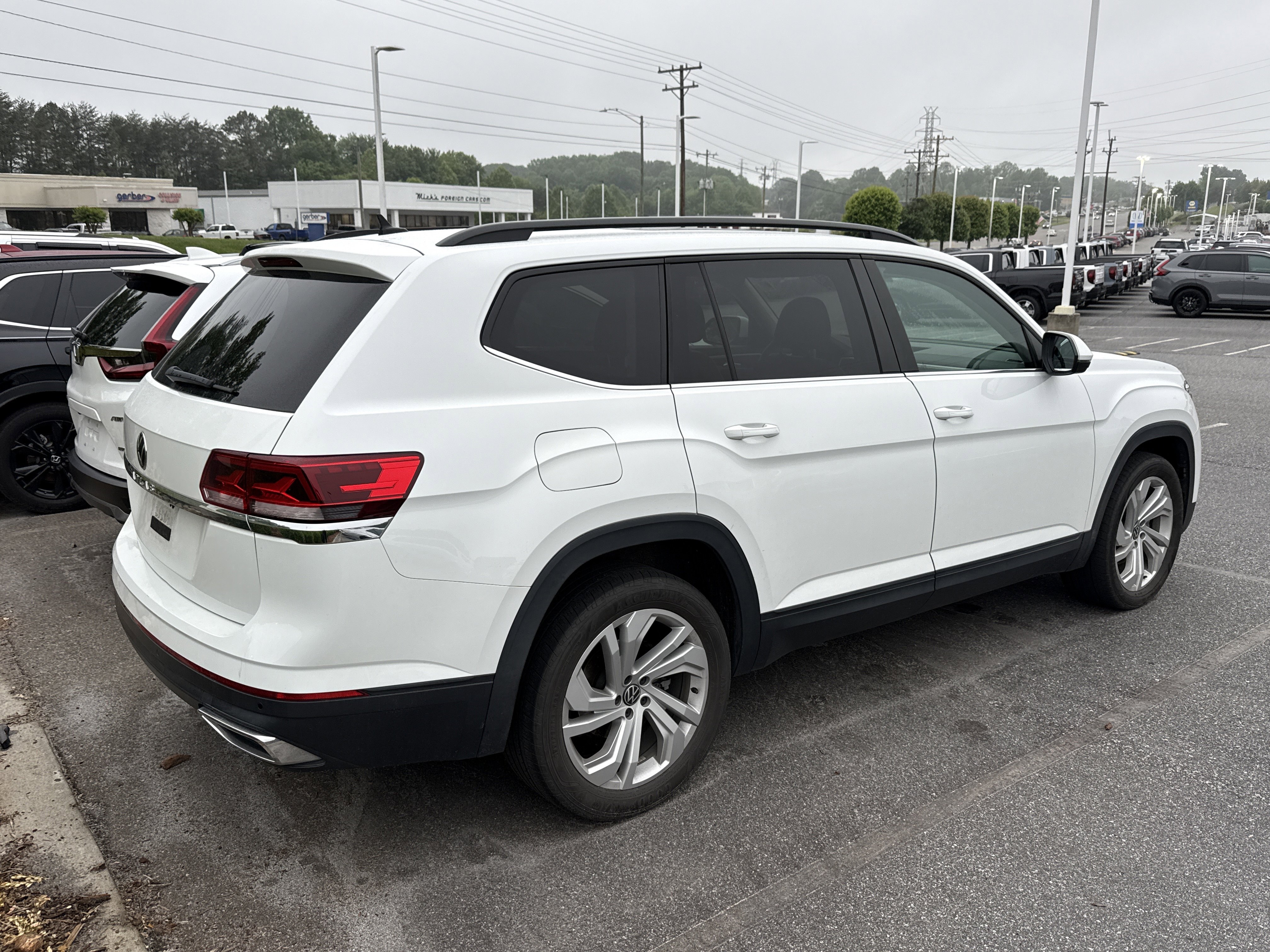 Used 2022 Volkswagen Atlas SE w/ Panoramic Sunroof Package FWD image 10
