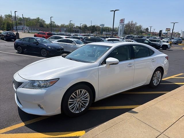 Used 2014 Lexus ES 350 w/ Luxury Package image 2