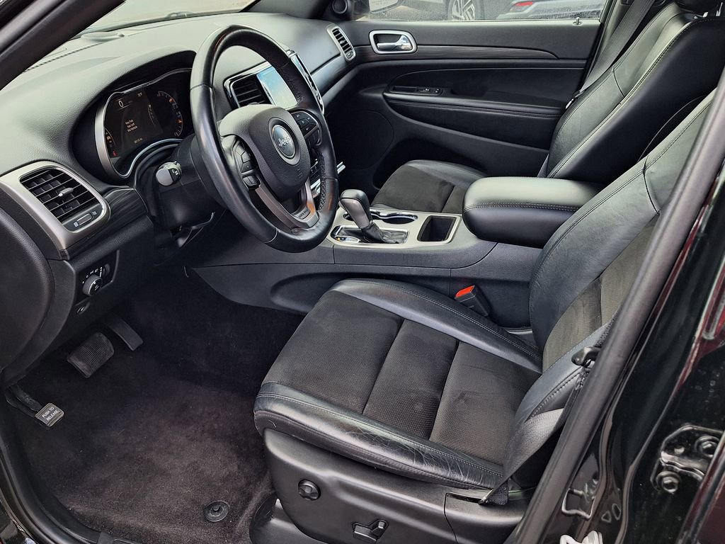 Used 2019 Jeep Grand Cherokee Altitude AWD/4WD image 10
