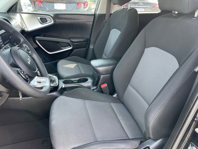 Used 2022 Kia Soul LX FWD image 6