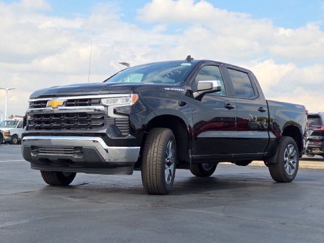 New 2026 Chevrolet Silverado 1500 LT w/ LPO, Liner Protection Package AWD/4WD image 11