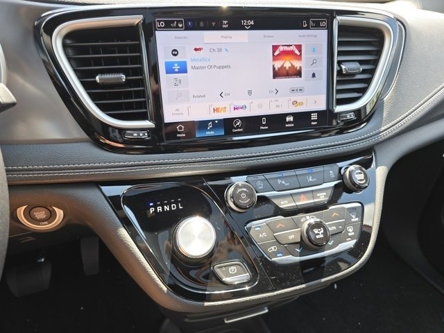 New 2026 Chrysler Pacifica Select image 33