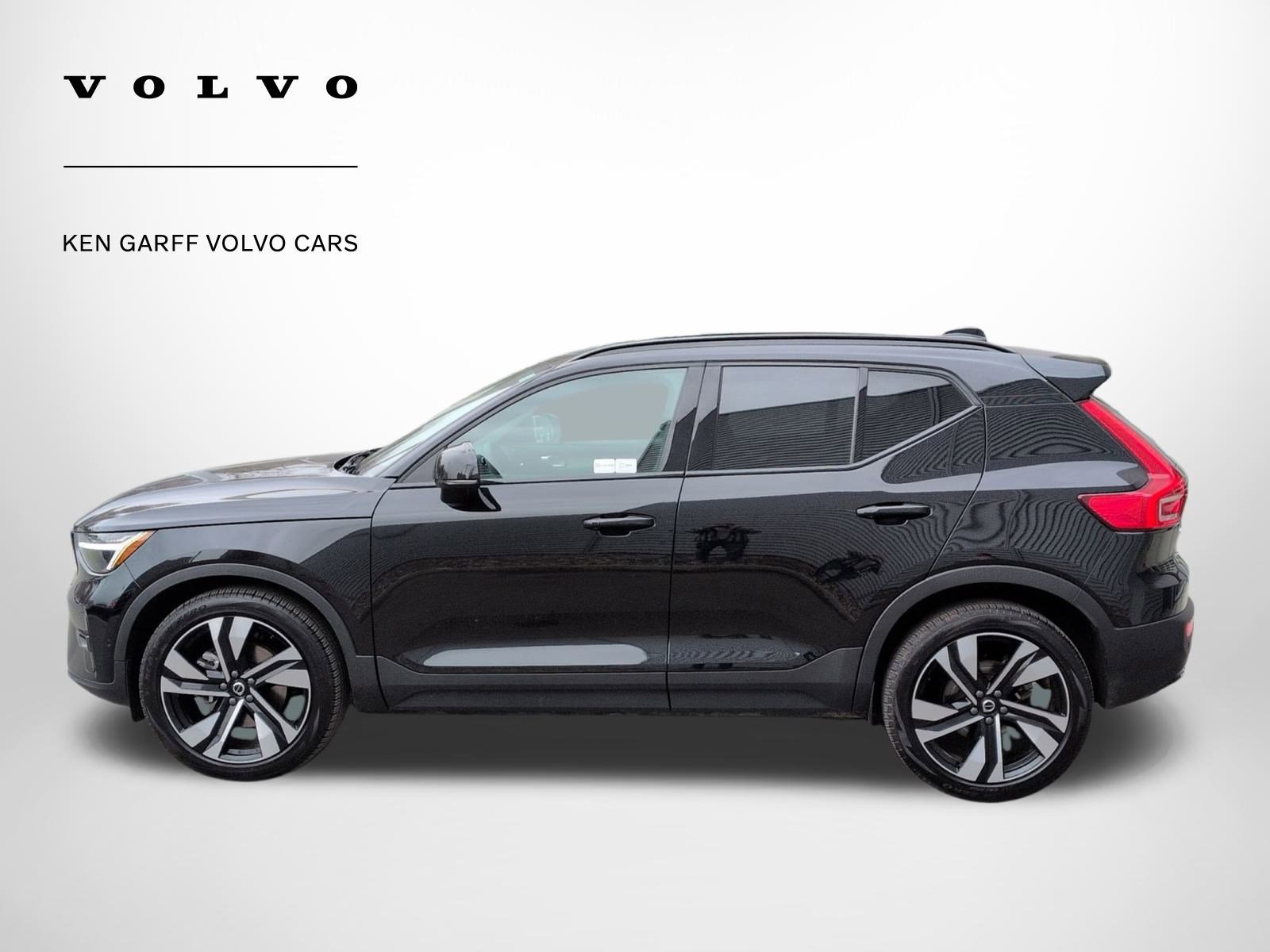 Certified 2023 Volvo XC40 B5 Ultimate w/ Climate Package image 7