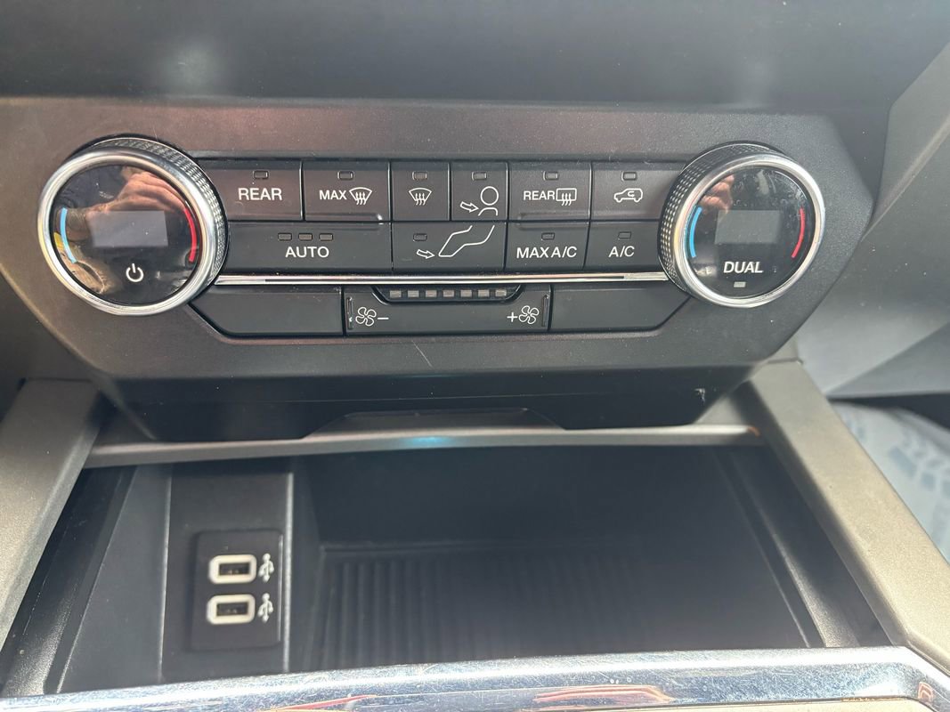 Used 2019 Ford Expedition Max XLT image 18